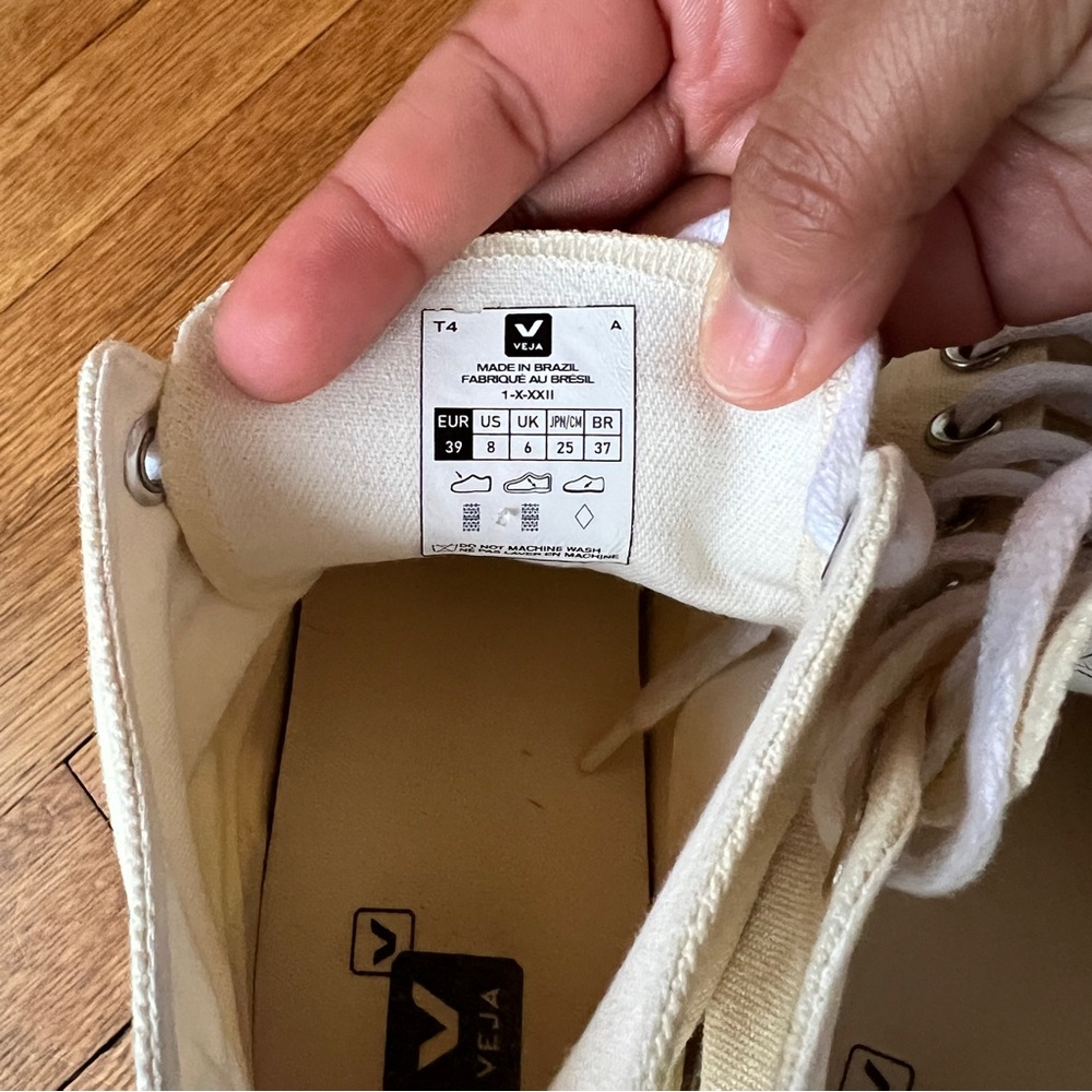 VEJA Women's High-Top Sneakers - Cream - Picture 10 of 11